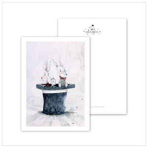 Postkarte - CYLINDER MAGIC Postkarte Leo la Douce 